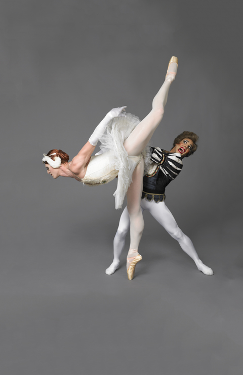 Robin-Catalano-dance-review-les-ballets-trockadero-photo-sascha-vaughan-2
